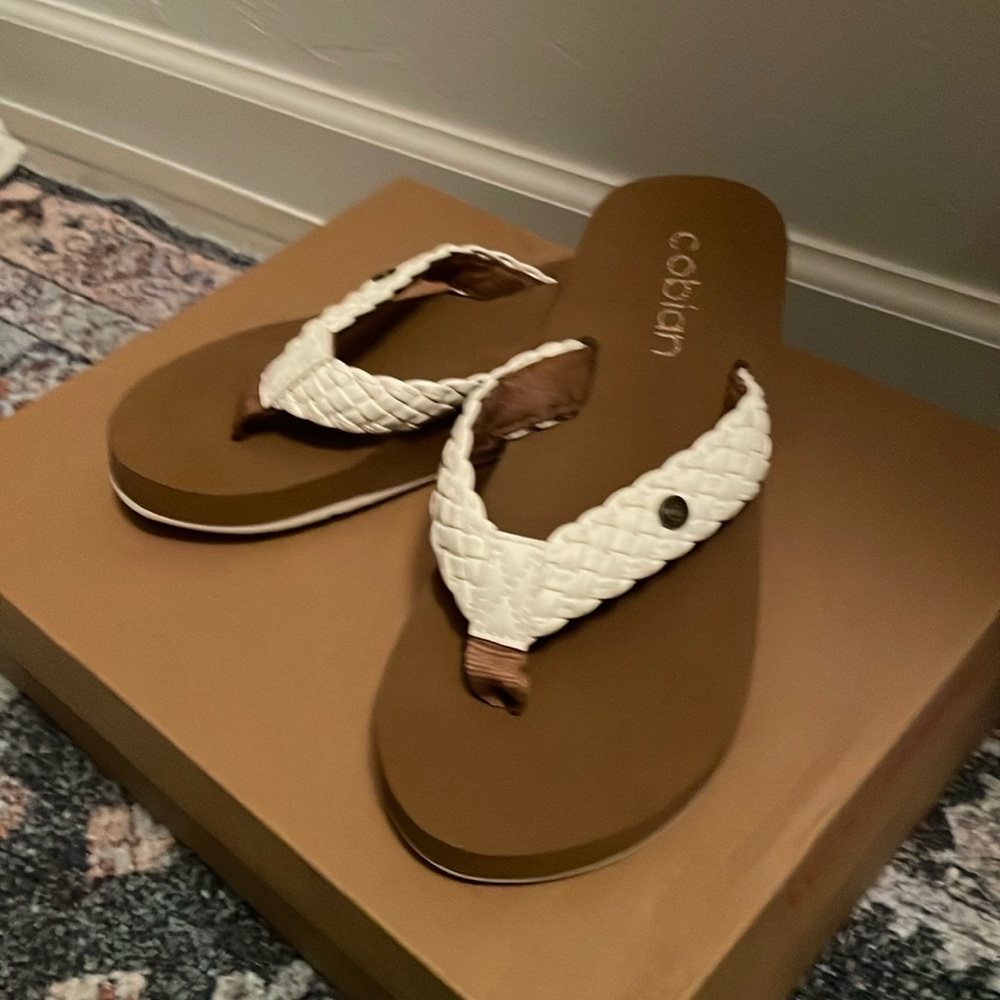Cobian flip-flops